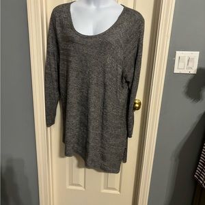 Apt 9 thin light shark bite long sleeve sweater size 2